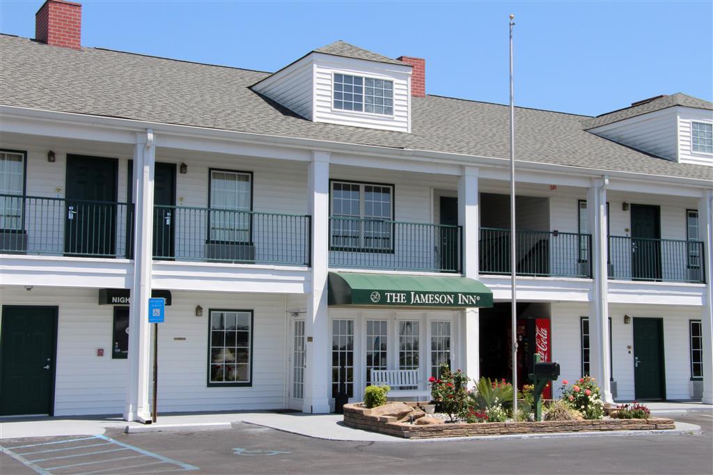 Jameson Inn Douglas Exterior photo