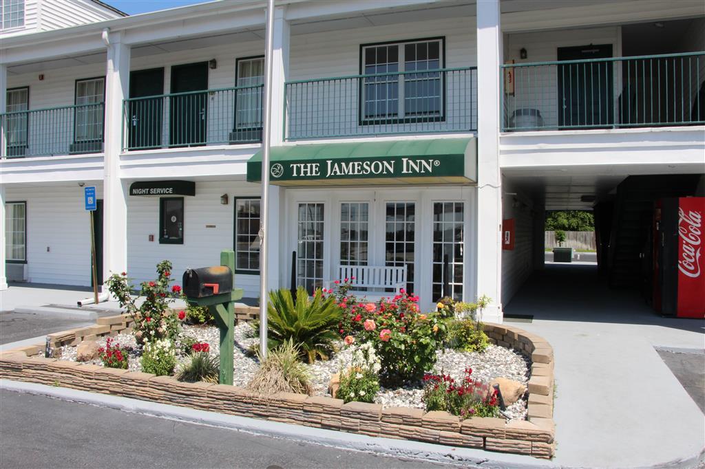 Jameson Inn Douglas Exterior photo